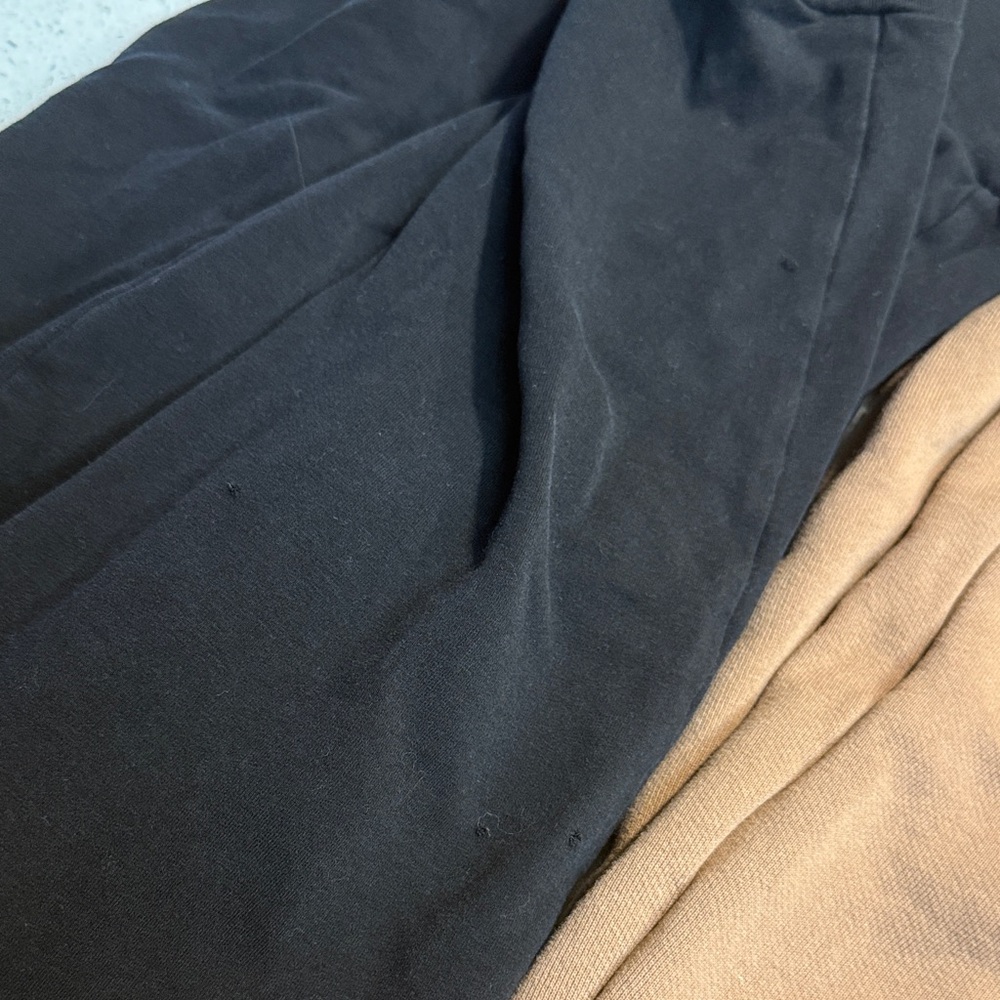 Alo Beige Sweatpants - Picture 12 of 16